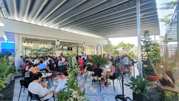 Loa Goldsound âm trần cho Trung Nguyên E-Coffee Trảng Bàng, loa được thiết kế riêng cho quán, bật lớn không tạp âm, miễn phí công lắp đặt, bảo hành dài hạn 5 năm.