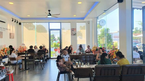 Loa Goldsound âm trần cho Trung Nguyên E-Coffee Trảng Bàng, loa được thiết kế riêng cho quán, bật lớn không tạp âm, miễn phí công lắp đặt, bảo hành dài hạn 5 năm.