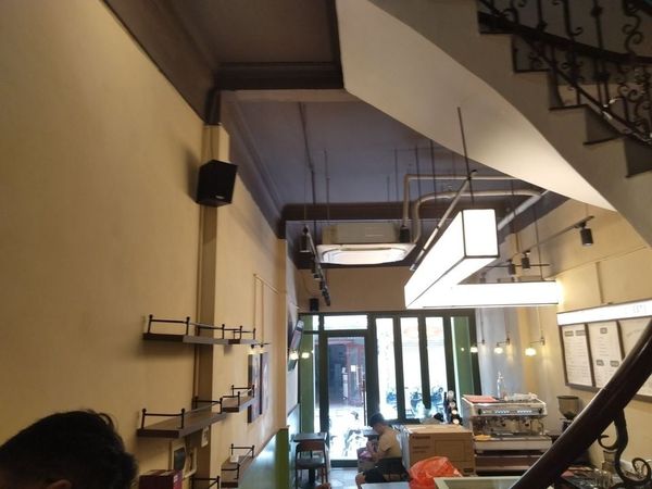 Hệ thống âm thanh cho La Fenêtre | Hoàn Kiếm, Hà Nội, loa được thiết kế riêng cho quán, bật lớn không tạp âm, miễn phí công lắp đặt, bảo hành dài hạn 5 năm