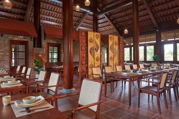 Loa cho nhà hàng Mộc Dining - Senna Wellness Retreat, Thành phố Bắc Ninh, amply 2 kênh 380w, bluetooth 5.0, loa V23-23w, loa được thiết kế riêng cho quán, bật lớn không tạp âm, miễn phí công lắp đặt, bảo hành dài hạn 5 năm