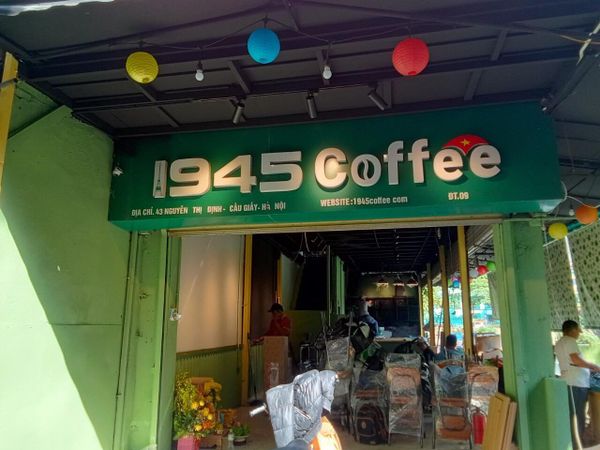 Hệ thống âm thanh cho 1945 Coffee | Thanh Xuân, Hà Nội, loa được thiết kế riêng cho quán, bật lớn không tạp âm, miễn phí công lắp đặt, bảo hành dài hạn 5 năm