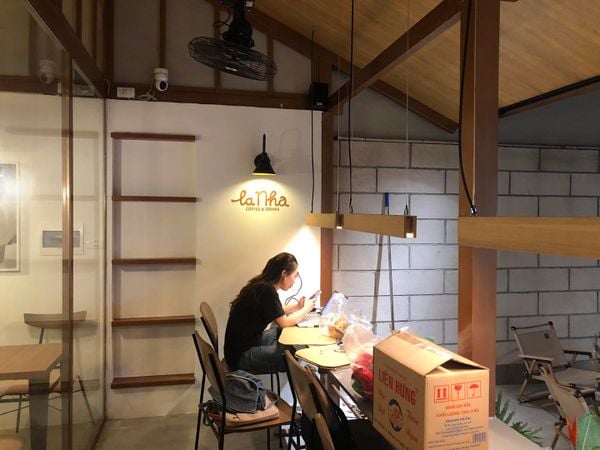 Hệ thống âm thanh cho La nha coffee |Long Biên, Hà Nội, loa được thiết kế riêng cho quán, bật lớn không tạp âm, miễn phí công lắp đặt, bảo hành dài hạn 5 năm