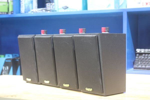 Loa cho quán cà phê