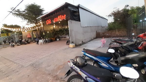 Loa sân vườn cho Cốc Coffee, Q. Ô môn, TP. Cần Thơ, loa được thiết kế riêng cho quán, bật lớn không tạp âm, miễn phí công lắp đặt, bảo hành dài hạn 5 năm