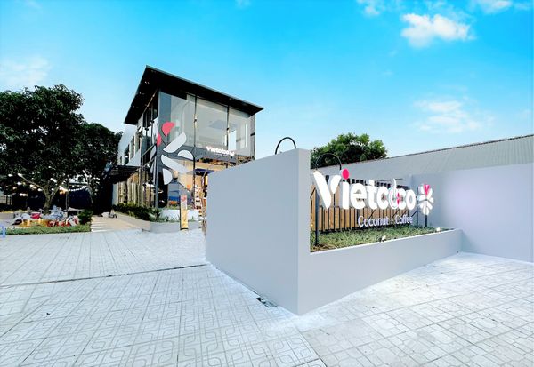 Loa cho quán Vietcoco Coffee Store, thành phố Bến Tre, amply 4 kênh 800w, bluetooth 5.0, loa V55c-55w, loa được thiết kế riêng cho quán, bật lớn không tạp âm, miễn phí công lắp đặt, bảo hành dài hạn 5 năm