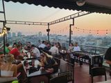 Loa cho Hanoi Backpackers Hostel &Rooftop Bar, Quận Hoàn Kiếm, Amply 4 - 6 vùng âm lượng, loa được thiết kế riêng cho quán, bật lớn không tạp âm, miễn phí công lắp đặt, bảo hành dài hạn 5 năm.