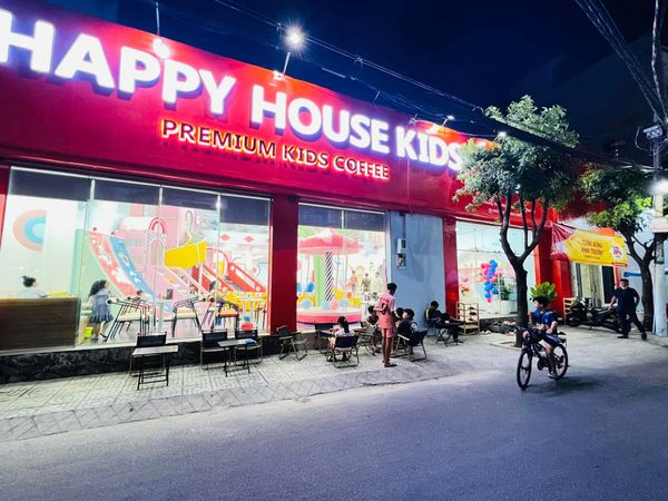 Loa cho khu vui chơi HAPPY HOUSE KIDS, Quận Tân Phú, TP. HCM, amply 2 kênh 1200w, bluetooth 5.0, loa V55c-55w, loa được thiết kế riêng cho quán, bật lớn không tạp âm, miễn phí công lắp đặt, bảo hành dài hạn 5 năm