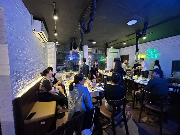 Loa cho nhà hàng Miến lạnh Kang Nam, Amply 4 - 6 vùng âm lượng, loa được thiết kế riêng cho quán, bật lớn không tạp âm, miễn phí công lắp đặt, bảo hành dài hạn 5 năm.
