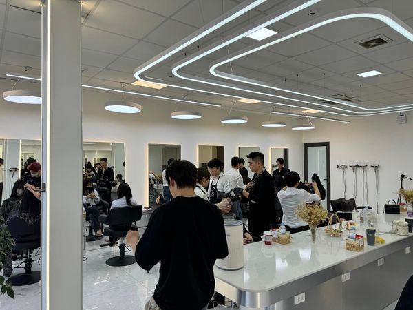 Loa Goldsound cho Charm Hair Studio, Hà Nội, loa được thiết kế riêng cho quán, bật lớn không tạp âm, miễn phí công lắp đặt, bảo hành dài hạn 5 năm