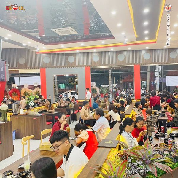 Loa cho nhà hàng mì cay SEOUL Nguyễn Gia Trí, Amply 4 - 6 vùng âm lượng, loa vệ tinh thùng gỗ, miễn phí vận chuyển lắp đặt, bảo hành dài hạn 5 năm.