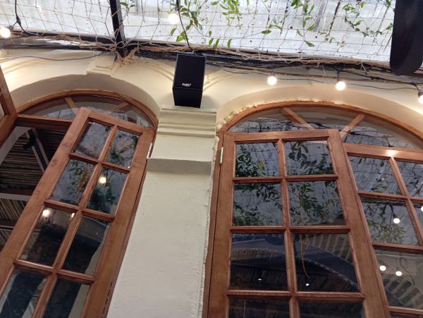 Loa Goldsound cho quán NYNA Coffee - Fresh Coffee Beans cơ sở 4, Hoàn Kiếm, loa được thiết kế riêng cho quán, bật lớn không tạp âm, miễn phí công lắp đặt