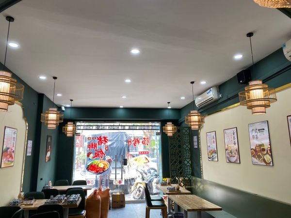 Loa Goldsound cho nhà hàng YI ZAO YI WAN, Mộ Lao - Hà Đông, amply Goldsound 200w, bluetooth 5.0, loa V23-23w, loa được thiết kế riêng cho quán, bật lớn không tạp âm, miễn phí công lắp đặt, bảo hành dài hạn 5 năm.