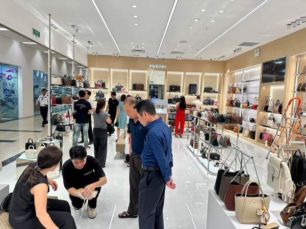 Loa Goldsound cho Pucini TTTM Tasco Mall, Long Biên, Hà Nội, amply 200w, bluetooth 5.0, loa âm trần VAT38 38W, loa được thiết kế riêng cho quán, bật lớn không tạp âm, miễn phí công lắp đặt, bảo hành dài hạn 5 năm.