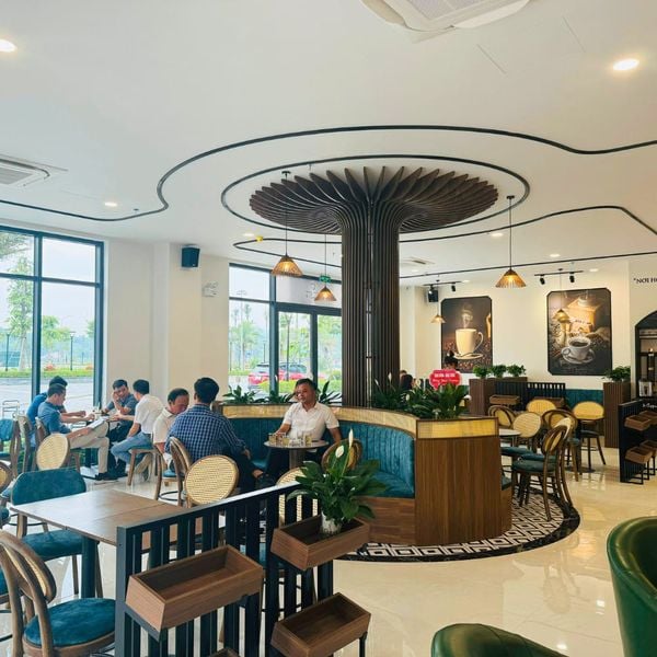 Loa thông báo, phát nhạc nền tự động cho Trung Nguyên E-Coffee, Văn Yên, Yên Bái, loa được thiết kế riêng cho quán, bật lớn không tạp âm, miễn phí công lắp đặt, bảo hành dài hạn 5 năm.