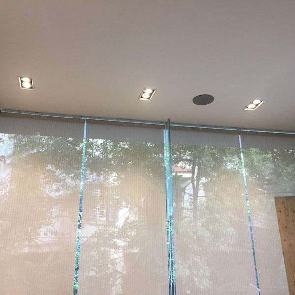 Loa cho Solei Coffee & Spa, Phố Hoàng Cầu, Amply 4 - 6 vùng âm lượng, loa được thiết kế riêng cho quán, bật lớn không tạp âm, miễn phí công lắp đặt, bảo hành dài hạn 5 năm.