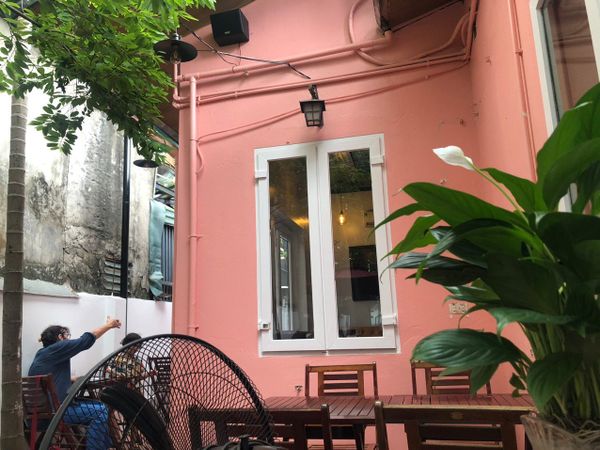 Loa Goldsound cho nhà hàng Cousins To Ngoc Van, 15/12 Đặng Thai Mai, Hà Nội, amply 6 kênh 1200w, bluetooth 5.0, loa V40C-40w, loa ngoài trời V50NT-50w, loa được thiết kế riêng cho quán, bật lớn không tạp âm, miễn phí công lắp đặt, bảo hành dài hạn 5 năm