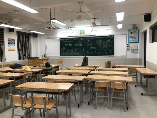 Loa Goldsound cho Trường THCS Cầu Giấy, Âm ly có thể điều chỉnh được âm lượng của âm thanh phát ra cho từng khu vực trong lớp, âm thanh luôn rõ ràng, chuyên cho giảng dạy.