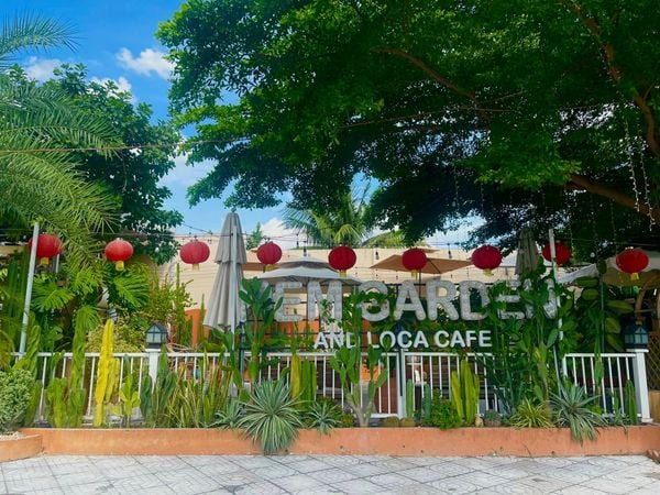 Loa Goldsound cho Kem Garden & Loca Cafe, TP HCM, loa treo tường V130 - 130w, loa được thiết kế riêng cho quán, bật lớn không tạp âm, miễn phí công lắp đặt, bảo hành dài hạn 5 năm