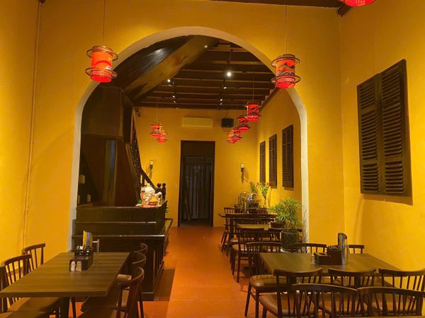 Loa Goldsound cho nhà hàng Saffron Ha Noi, loa được thiết kế riêng cho quán, bật lớn không tạp âm, miễn phí công lắp đặt, bảo hành dài hạn 5 năm