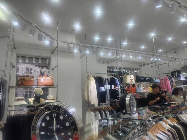 Loa Goldsound cho cửa hàng thời trang ABC+, Hà Nội, amply bluetooth 5.0, loa VAT15 - 15w, loa được thiết kế riêng cho quán, bật lớn không tạp âm, miễn phí công lắp đặt, bảo hành dài hạn 5 năm