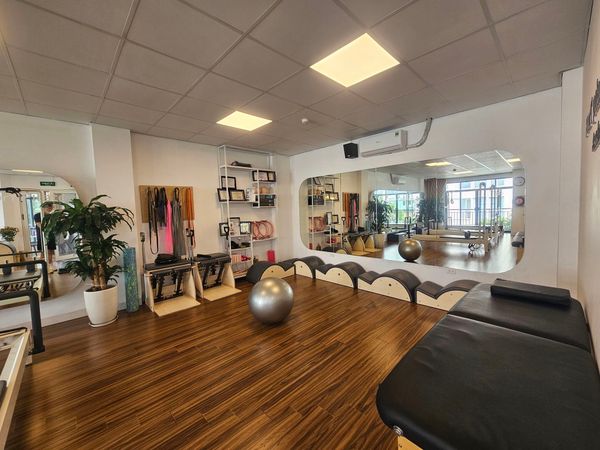 Loa Goldsound cho FOURT PILATES - 69 Vạn Bảo, Hà Nội, amply 2 kênh 380w, bluetooth 5.0, loa V40C-40w, loa được thiết kế riêng cho quán, bật lớn không tạp âm, miễn phí công lắp đặt, bảo hành dài hạn 5 năm