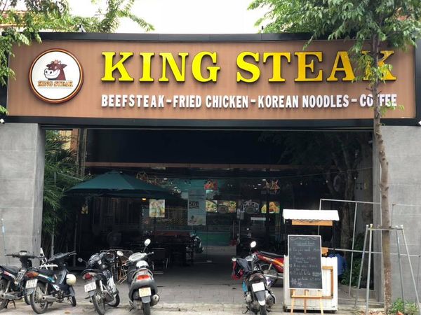 KING STEAK lắp đặt âm thanh của hãng loa Goldsound