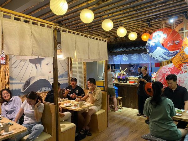 Loa Goldsound cho nhà hàng Roji - hẻm fusion izakaya, TP HCM, amply 2 kênh 380w, bluetooth 5.0, loa V24C - 24w, loa được thiết kế riêng cho quán, bật lớn không tạp âm, miễn phí công lắp đặt, bảo hành dài hạn 5 năm