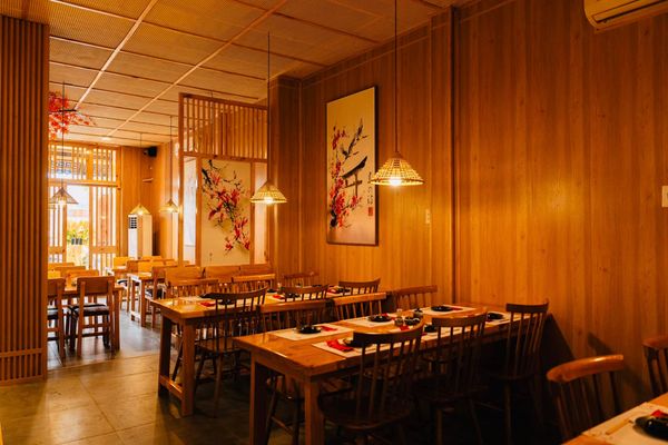 Loa Goldsound cho nhà hàng Hokkaido Sushi My Tho, loa được thiết kế riêng cho quán, bật lớn không tạp âm, miễn phí công lắp đặt, bảo hành dài hạn 5 năm