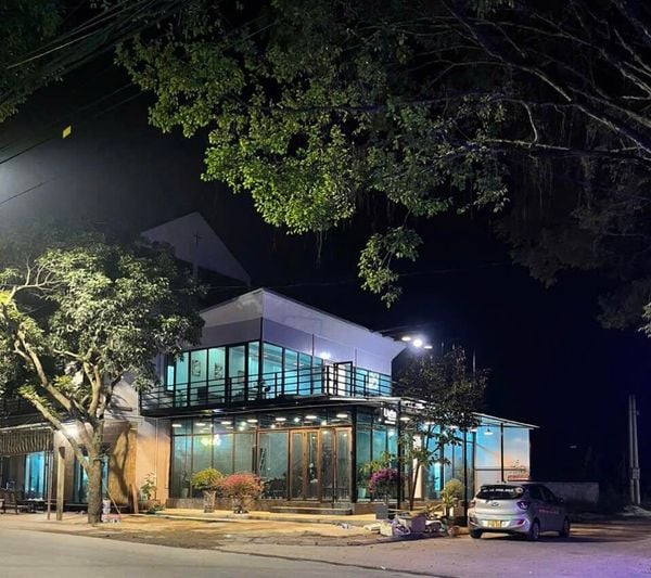 Loa Goldsound cho Uyên Coffee, Hà Nội, amply 2 kênh 200w, bluetooth 5.0, loa 13w, loa được thiết kế riêng cho quán, bật lớn không tạp âm, miễn phí công lắp đặt, bảo hành dài hạn 5 năm