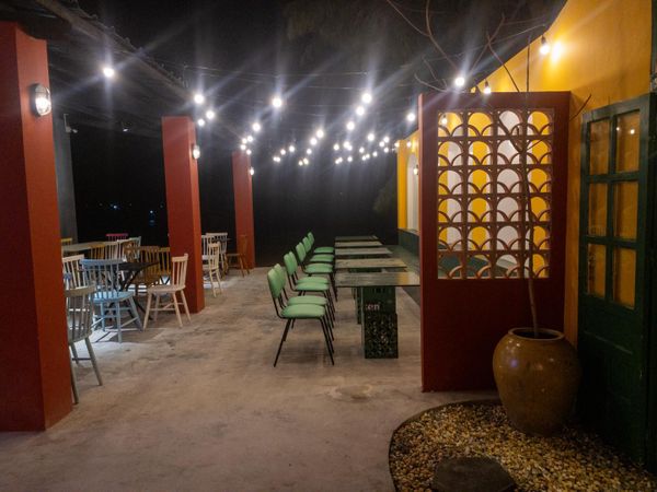 Loa Goldsound cho nhà hàng The TRANH Phú Quý - Beach Hub, Bình Thuận, loa được thiết kế riêng cho quán, bật lớn không tạp âm, miễn phí công lắp đặt, bảo hành dài hạn 5 năm