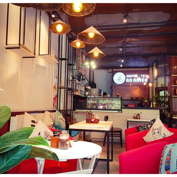 Loa Goldsound cho An Nhiên Cofee, Cầu giấy, Hà Nội, Amply 4 - 6 vùng âm lượng, loa được thiết kế riêng cho quán, bật lớn không tạp âm, miễn phí công lắp đặt, bảo hành dài hạn 5 năm.