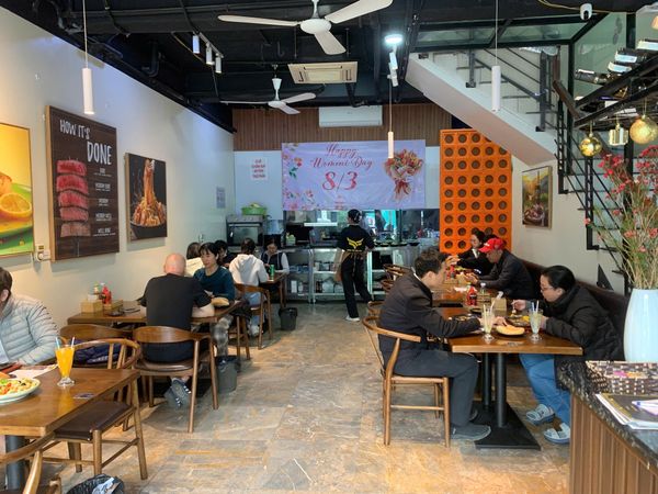 Loa Goldsound cho SCM Steak Restaurant, Hà Nội, amply 2 kênh 380w, bluetooth 5.0, loa V40C - 40w, loa được thiết kế riêng cho quán, bật lớn không tạp âm, miễn phí công lắp đặt, bảo hành dài hạn 5 năm