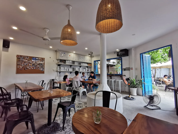 Loa Goldsound cho Dolphy Café 23 Nguyễn Văn Hưởng, TP.HCM,  amply 4 kênh 800w, bluetooth 5.0, miễn phí công lắp đặt, bảo hành dài hạn 5 năm