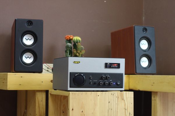 Loa cafe, Loa nhà hàng: Dàn Hifi âm ly rời Amply W200  loa W60 Hippie style.