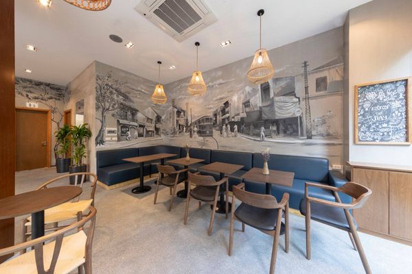 Loa Goldsound cho Soleil Coffee, Soleil apartment, Hoàng Cầu,  Amply 4 - 6 vùng âm lượng, loa được thiết kế riêng cho quán, bật lớn không tạp âm, miễn phí công lắp đặt, bảo hành dài hạn 5 năm.