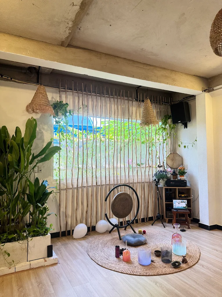 Loa Goldsound cho Prana Vinyasa Yoga School, amply 2 kênh 1200w, bluetooth 5.0, loa V230PU - 230w, loa được thiết kế riêng cho quán, bật lớn không tạp âm, miễn phí công lắp đặt, bảo hành dài hạn 5 năm