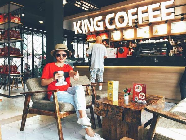 Loa cho King Coffee, Lê Lợi, tp Vũng Tàu, Amply 4 - 6 vùng âm lượng, loa được thiết kế riêng cho quán, bật lớn không tạp âm, miễn phí công lắp đặt, bảo hành dài hạn 5 năm.