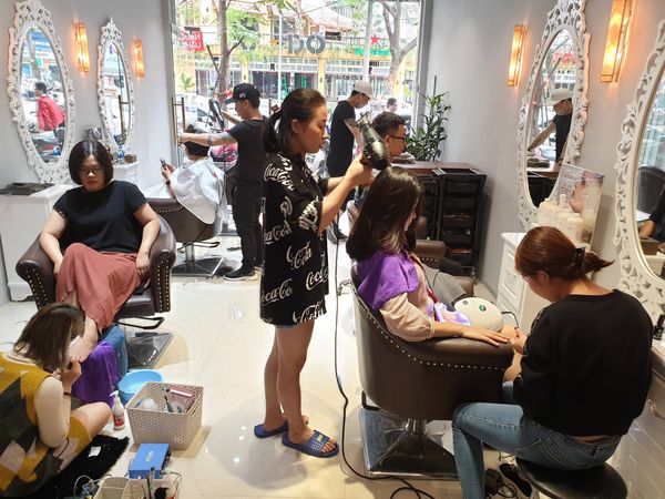 Loa cho hair salon: Loa Goldsound lắp đặt âm thanh cho V U N G O C V O Hair Salon