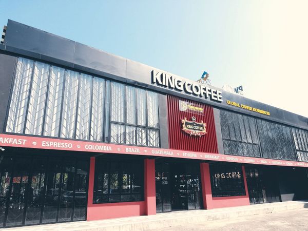 Loa cho King Coffee, Lê Lợi, tp Vũng Tàu, Amply 4 - 6 vùng âm lượng, loa được thiết kế riêng cho quán, bật lớn không tạp âm, miễn phí công lắp đặt, bảo hành dài hạn 5 năm.