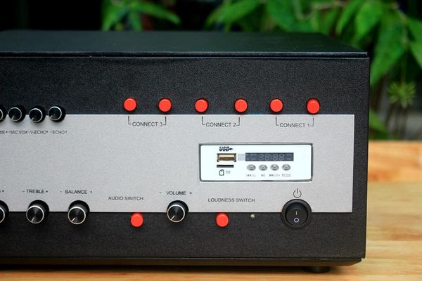 Âm ly Bluetooth A700 - 700w (6 phân vùng âm lượng âm thanh)