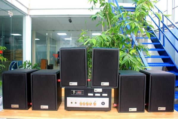 [40 - 100 m2] Dàn loa treo tường Gold4cafe V41: 01 âm ly A400 và 06 loa vệ tinh V41