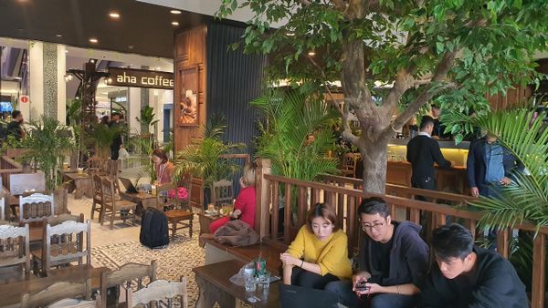 Hệ thống âm thanh cho AHA Cafe Aeon Mall, Amply 4 - 6 vùng âm lượng, loa được thiết kế riêng cho quán, bật lớn không tạp âm, miễn phí công lắp đặt, bảo hành dài hạn 5 năm.