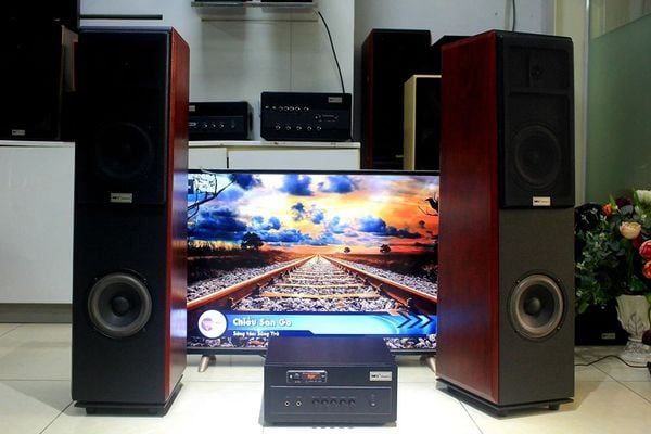 Dàn V300 ( 01 âm ly 380w + cặp karaoke V300)