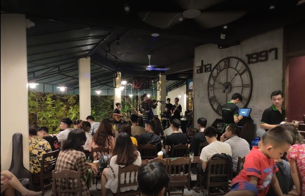 Loa cho Aha Cafe Nguyễn Văn Lộc, Hà Đông, Amply 4 - 6 vùng âm lượng, loa được thiết kế riêng cho quán, bật lớn không tạp âm, miễn phí công lắp đặt, bảo hành dài hạn 5 năm.