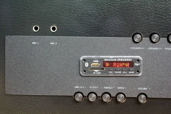 Loa treo tường ngoài trời, phát nhạc nền thông báo sân vườn: Amply A1800 + 10 V25NT