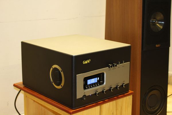 Dàn karaoke gia đình: Gold Karaoke A700 (Bluetooth) + 2 Loa Cây V500