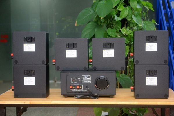 [Diện tích 120m2 + 02 Kênh] Amply A907PU-2K Goldsound 2 vùng âm lượng 900w + 6 loa Goldsound V23-23w, loa được thiết kế riêng cho quán, bật lớn không tạp âm, miễn phí công lắp đặt, bảo hành dài hạn 5 năm.