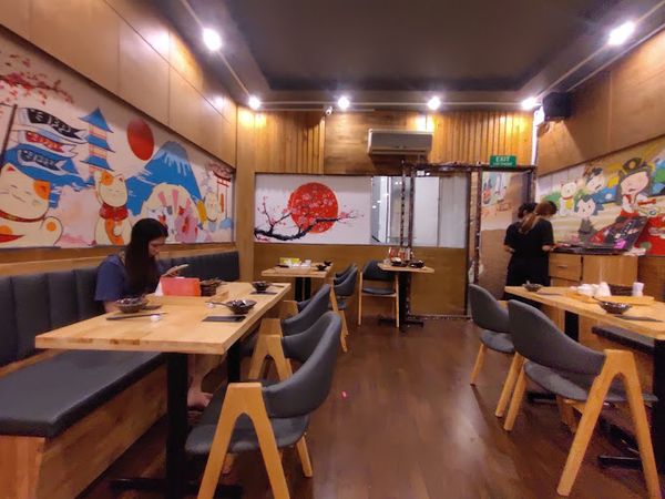 Hệ thống âm thanh cho nhà hàng Nhật Bản Moshi Sushi, Q.10, TP.HCM, Amply 4 - 6 vùng âm lượng, loa được thiết kế riêng cho quán, bật lớn không tạp âm, miễn phí công lắp đặt, bảo hành dài hạn 5 năm.