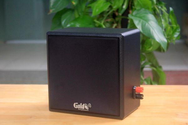 Loa Goldsound vệ tinh treo tường V23SG (số lượng 01 loa), công suất 23w, loa bass 4 inch, treble 2 inch, kích thước rộng 22 cm, cao 22 cm, sâu 14 cm, bảo hành dài hạn 5 năm.