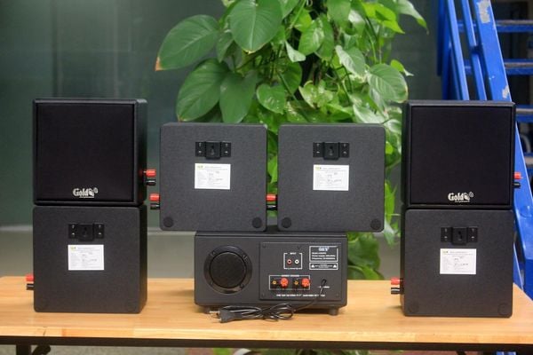 Dàn Amply A384PU-2K Goldsound 2 vùng âm lượng 380w + 6 loa Goldsound V23-23w, loa được thiết kế riêng cho quán, bật lớn không tạp âm, miễn phí công lắp đặt, bảo hành dài hạn 5 năm.